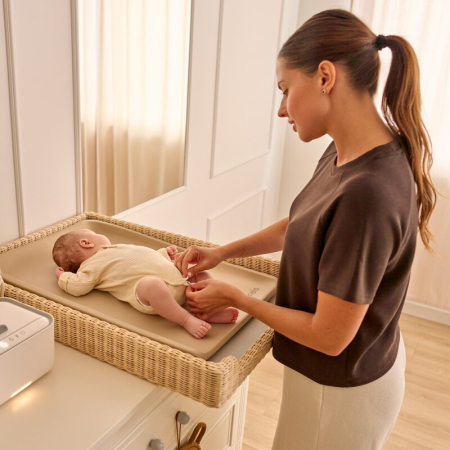 Saltea de infasat, Lionelo, Megs, Moale, Utilizabil si fara husa, Impermeabila, Design ergonomic, 70x49 cm, Fara BPA, Conform cu standardul de securitate EN71-3, 0 luni+, Gri [5]