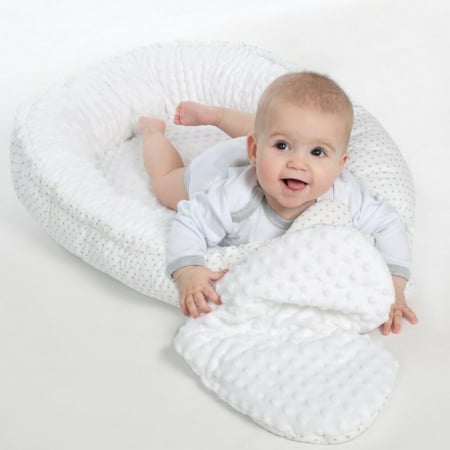 Set 3 piese Luxury, Baby Nest cu doua fete, Cu paturica si pernuta in forma de inima, New Baby, Minky Heart White [7]