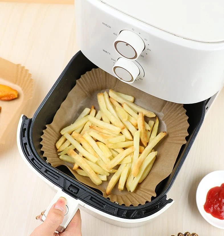 Set 50 Hârtii de Copt pentru Air Fryer, Pătrate 20×20×4.5 cm, Termorezistente, în Suport din Plastic cu Capac – Ideale pentru Friteuze cu Aer, Gătit Curat, Fără Lipire și Protecție Anti-Stropire [4]
