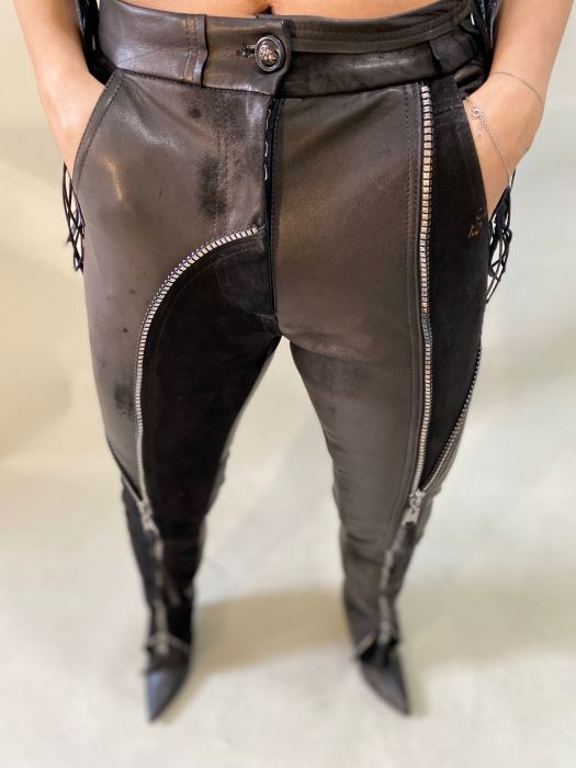 Pantalon negru din piele naturala accesorizat cu fermoare masive [8]