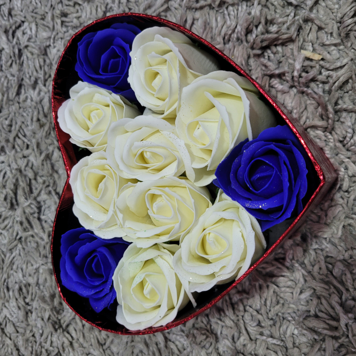 Aranjament Floral in Forma de Inima cu 11 Trandafiri de Sapun [3]