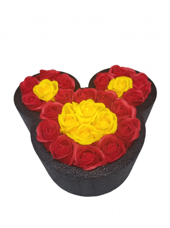 Aranjament Floral din 24 Trandafiri din Sapun, rosu si negru in Forma de Mickey Mouse [1]