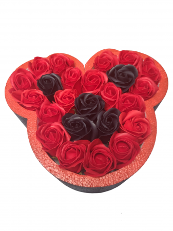 Aranjamente flori sapun - Aranjament Floral Minnie Mouse 24 trandafiri sapun rosu si negru