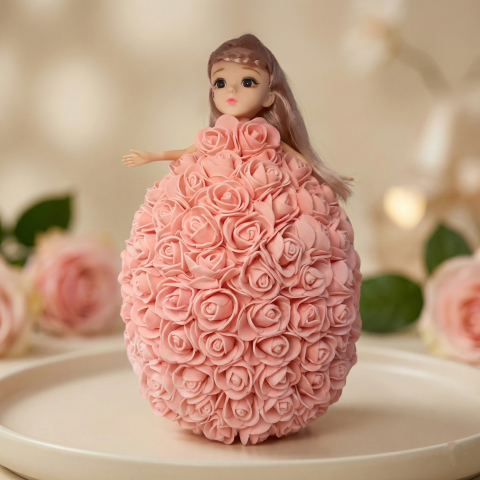 Cadouri pentru Ziua Îndrăgostiților - Aranjament Floral: Papusa cu Rochiță din Trandafiri de Sapun roz 25cm