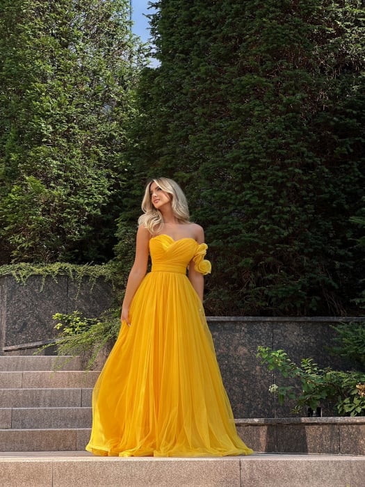 Produse / Rochie de seară lunga din tul fin cu detaliu pe umăr [4]