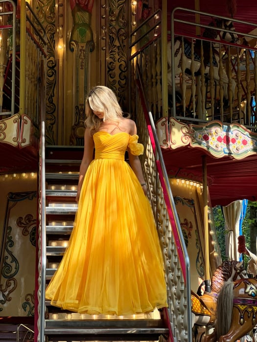 Produse / Rochie de seară lunga din tul fin cu detaliu pe umăr [5]