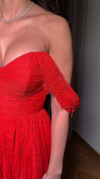 Rochie rosie scurta din dantela chantilly [3]