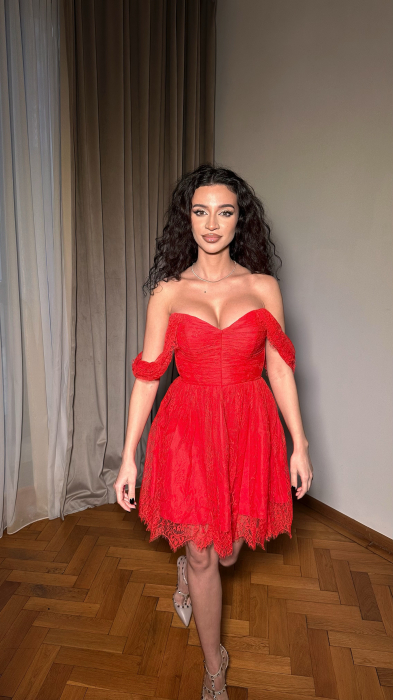 Rochie rosie scurta din dantela chantilly [1]