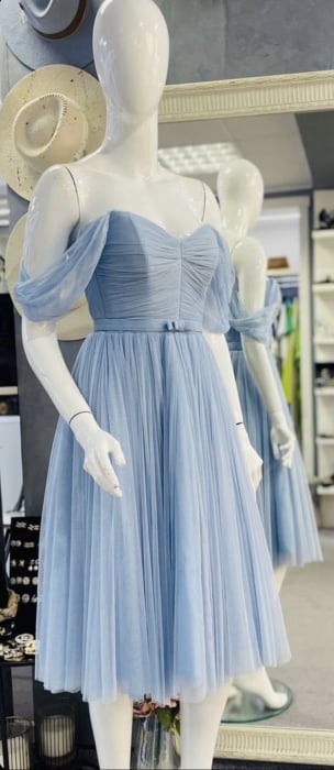 Rochie scurta din tul fin cu bretele cazute pe umeri [4]