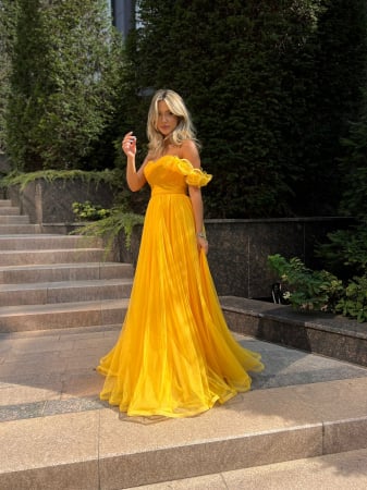 Produse / Rochie de seară lunga din tul fin cu detaliu pe umăr [2]