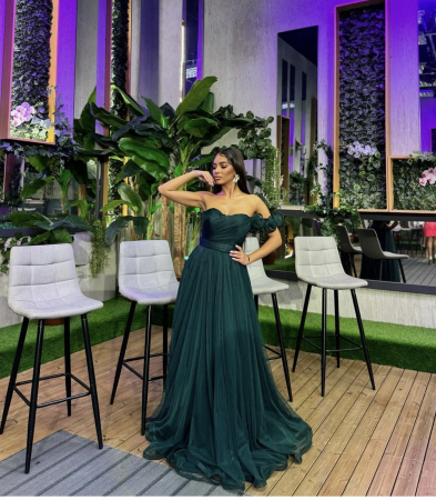 Rochii din tulle - Rochie de seară lunga din tul fin cu detaliu pe umăr V