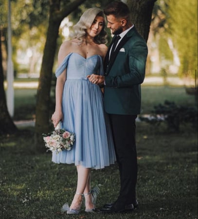 Rochie scurta din tul fin cu bretele cazute pe umeri [2]