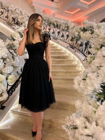 Rochie scurta din tul fin cu detaliu pe umar [1]