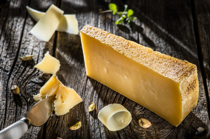 BRANZA EXTRAMATURATA TRASCAU ( TIP PARMAZAN ) 200 G [2]