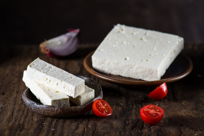 Telemea de vacă puțin sărată, Ferma cu Omenie [1]