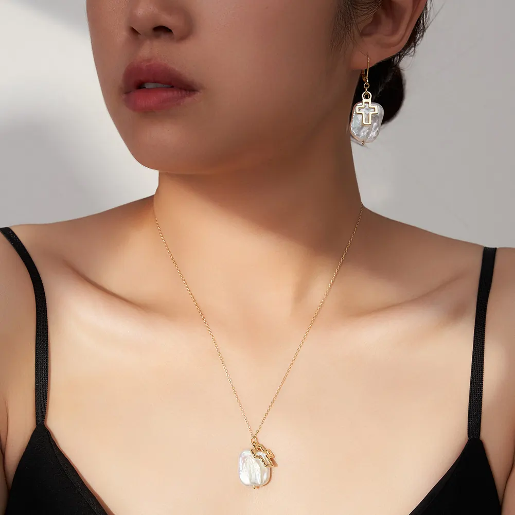 Colier din Argint cu Perlă Naturală de Cultură Pearl Cross Baroque [5]