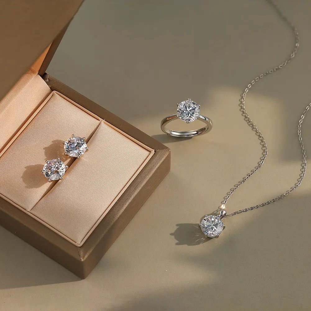 Colier din argint cu zirconiu Round Solitaire Argintiu [4]