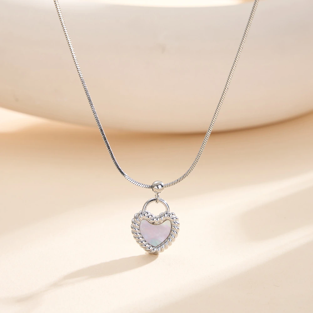 Colier Statement cu Perle Shell Twisted Heart Argintiu [2]