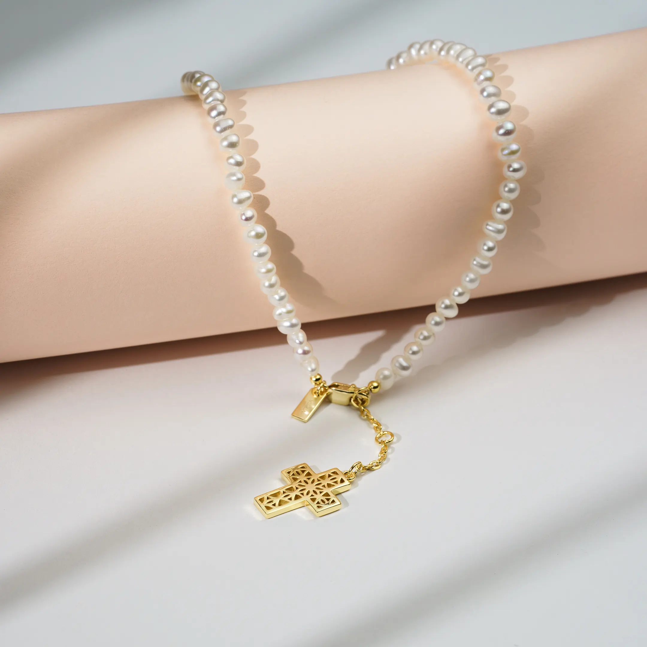 Bijuterii Perle Naturale - Brățară de picior din argint cu perle naturale de cultură mici Cruce Auriu