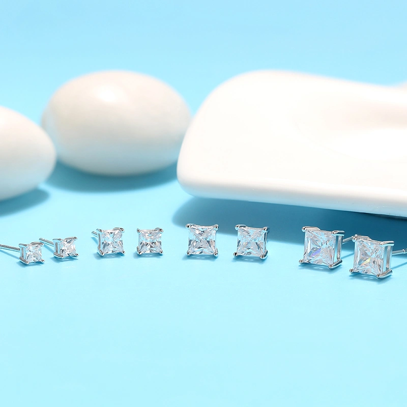 Sale - Cercei din argint cu zirconiu Square Argintiu NURIA