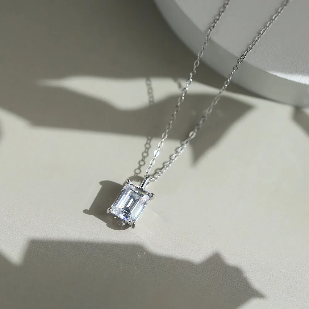 Coliere din argint - Colier din argint cu zirconiu Emerald Solitaire Argintiu