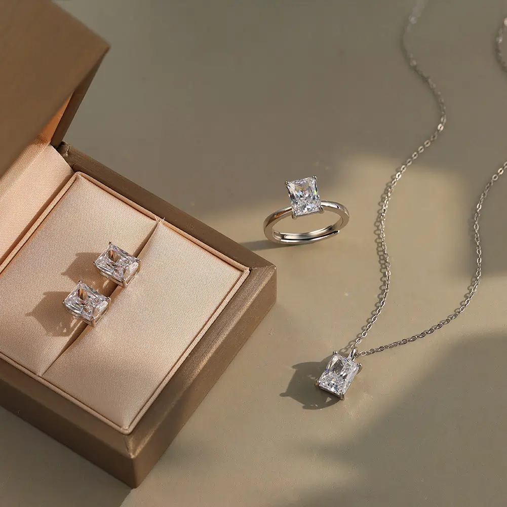 Inele din argint - Inel din argint cu zirconiu Radiant Solitaire Argintiu