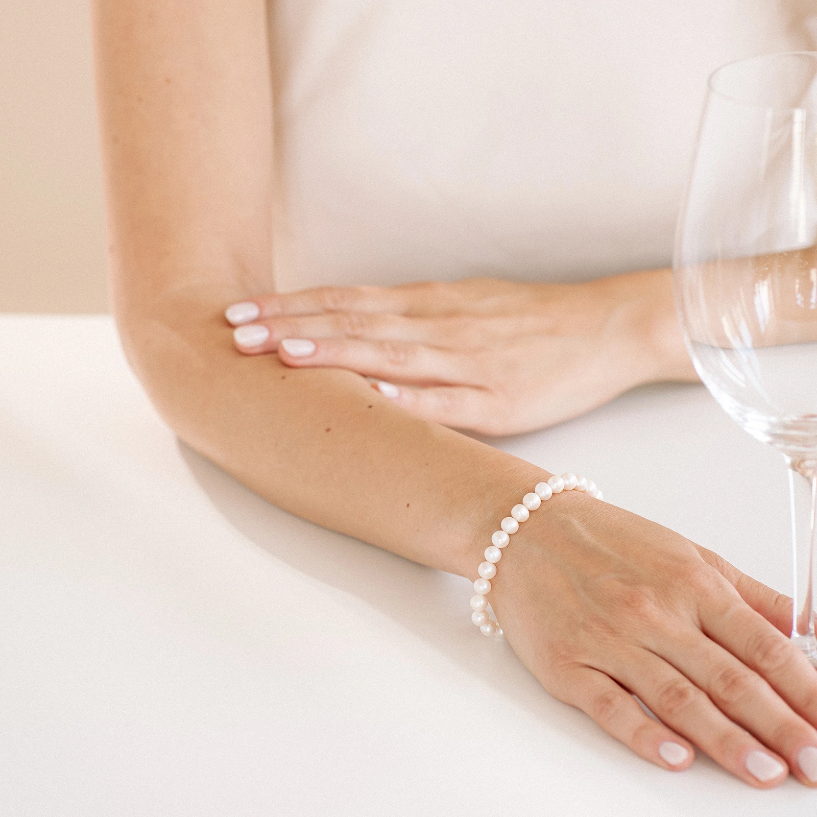 Seturi bijuterii din argint - Set Colier, Brățară și Cercei din argint cu perle naturale de cultură Large Pearl String Silver