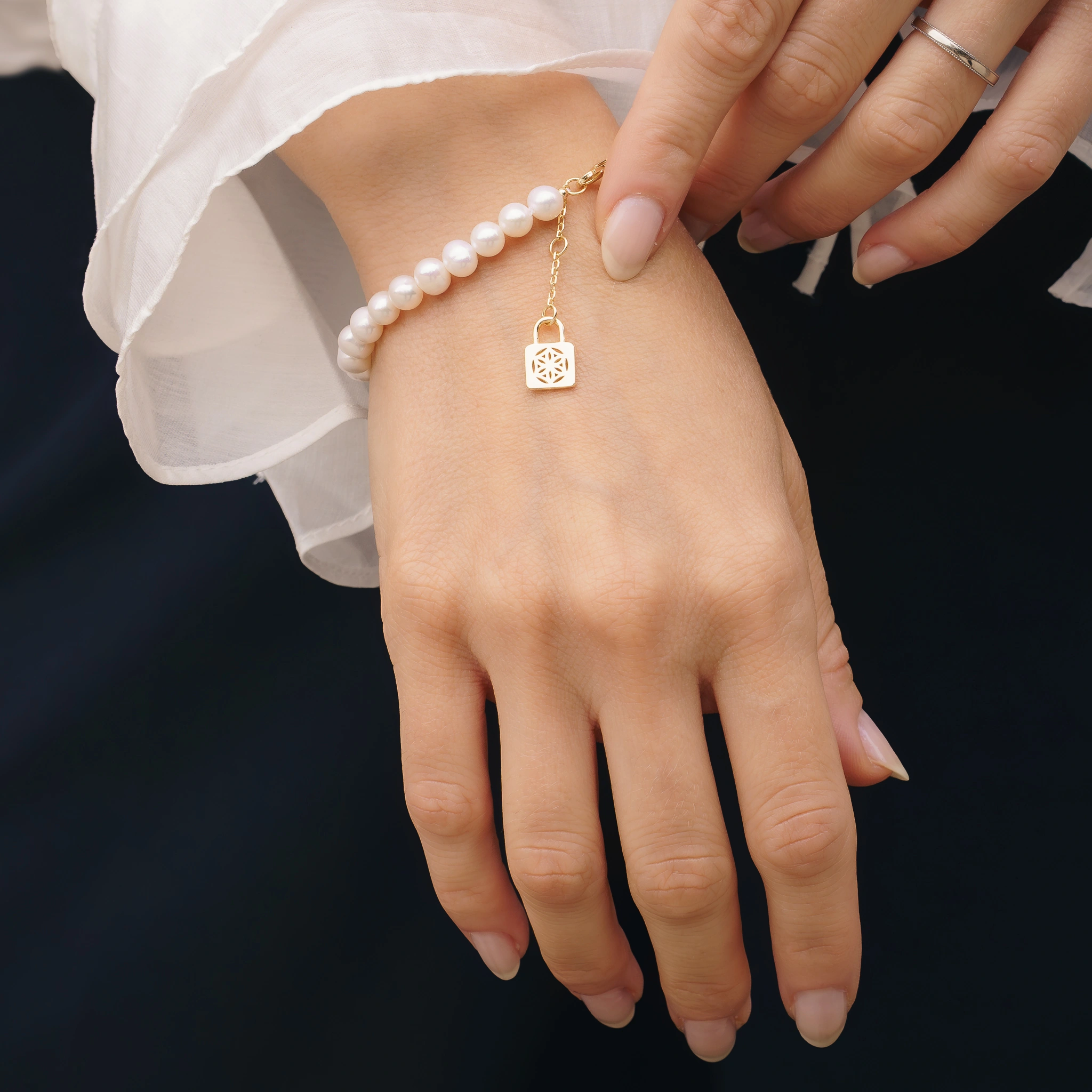 Seturi bijuterii din argint - Set Colier și Brățară Argint cu perle naturale de cultură mari Sigiliu Auriu