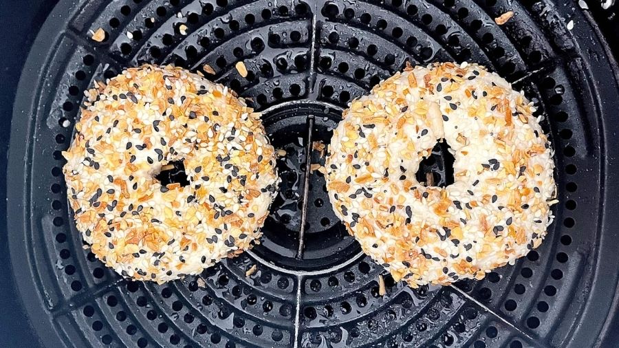 Bagels proteici cu brânză cottage fragezi și rapizi