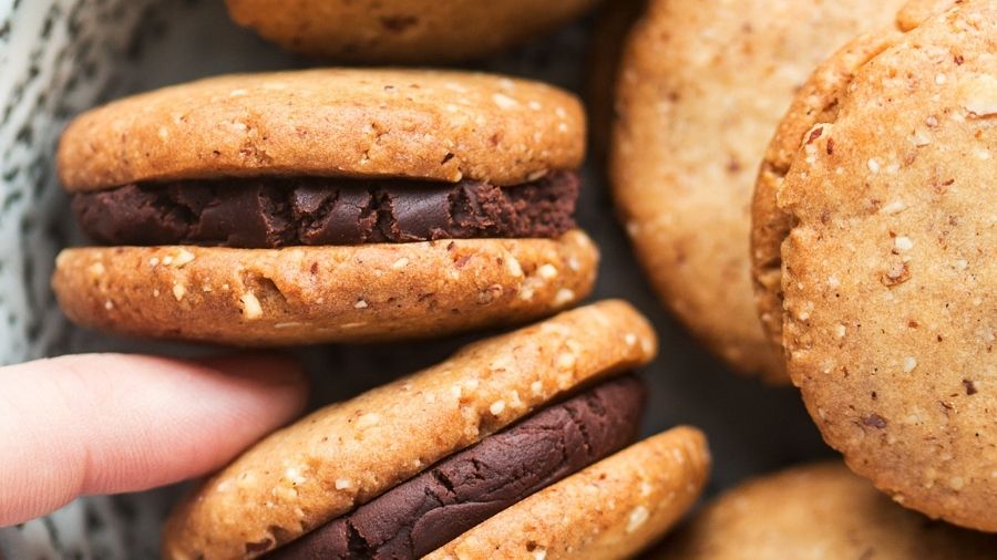 Fursecuri sandwich vegane cu ciocolată desert sănătos fără lactate