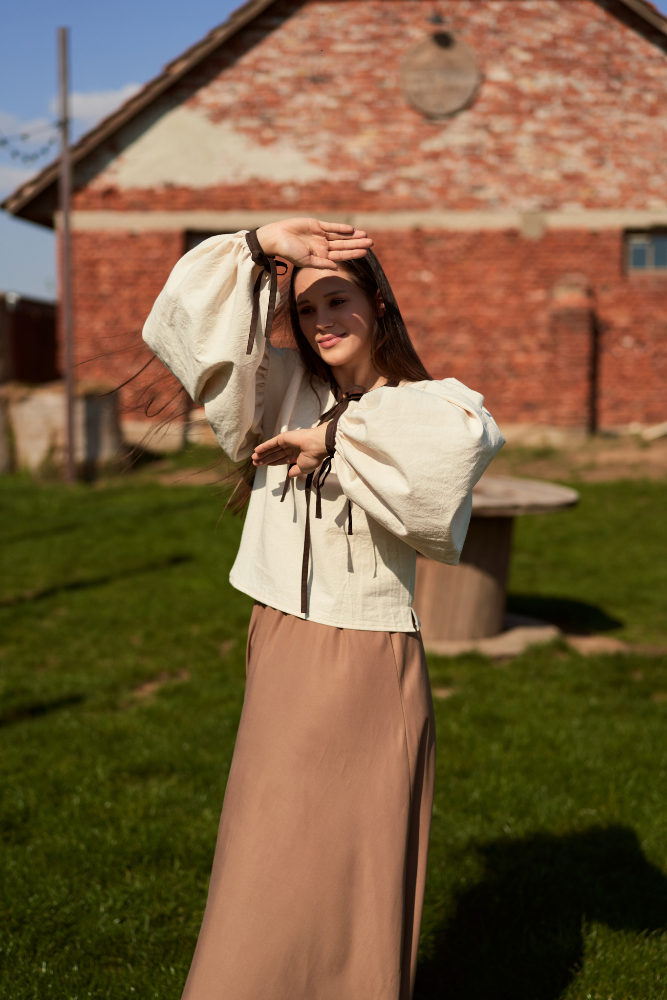 Bluza Smaranda: un omagiu adus tradiției și naturii
