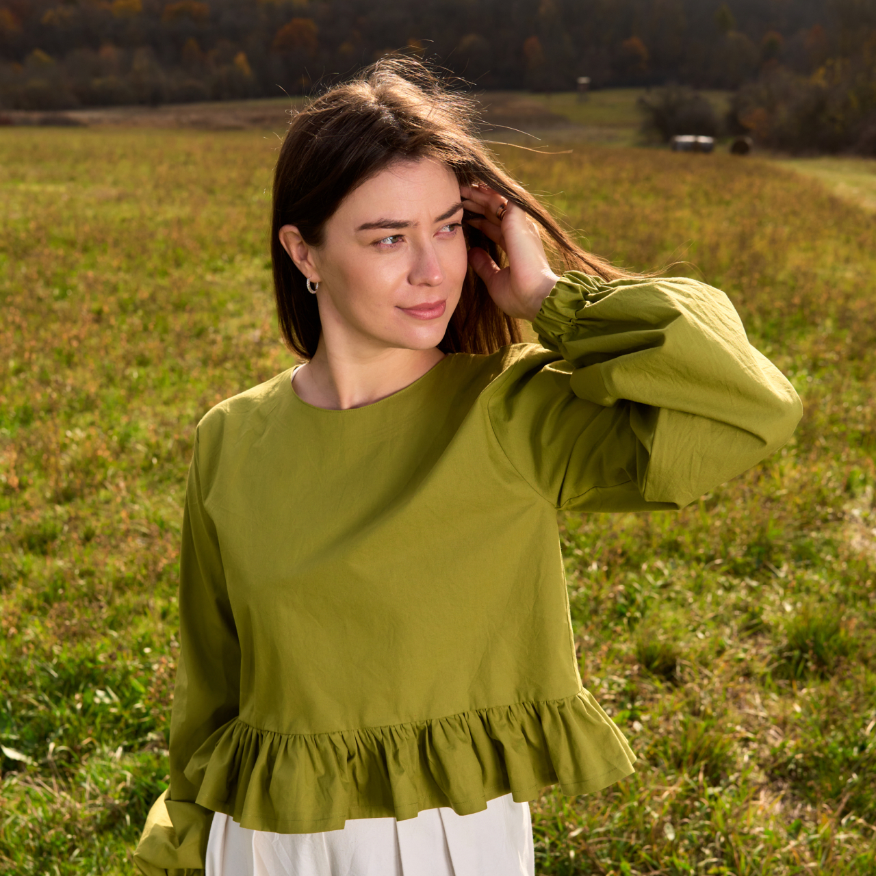 Bluza lejera bumbac natural verde olive cu volanas [1]