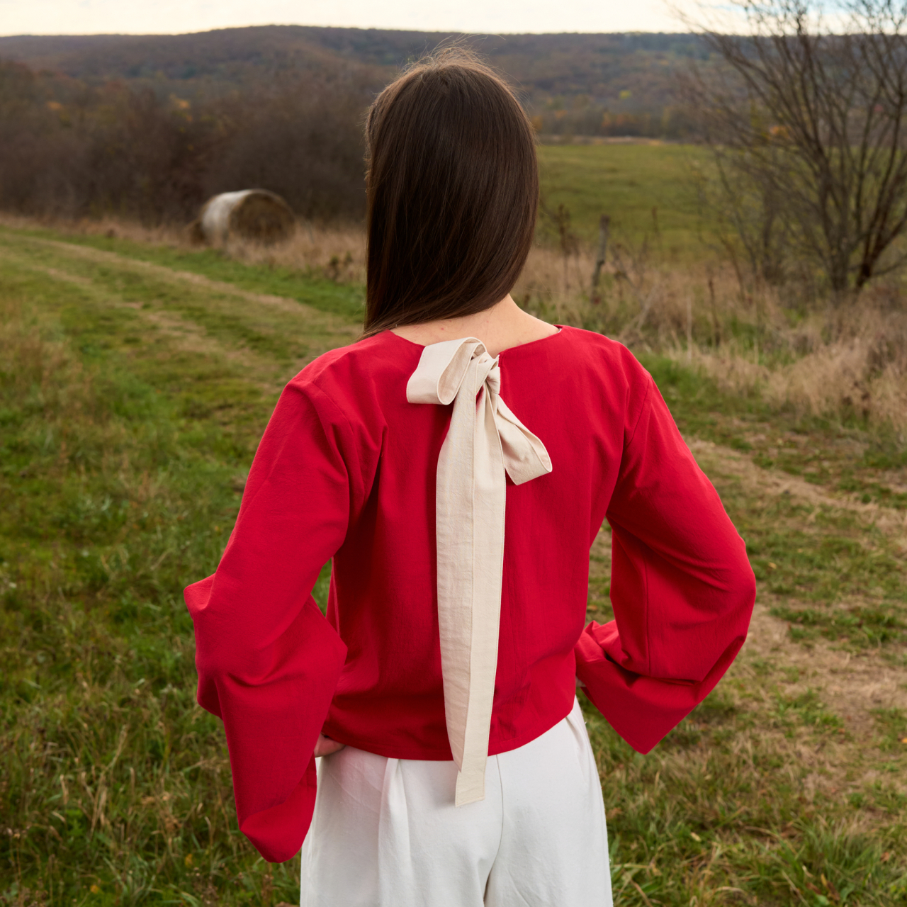 Bluza bumbac rosu cu funda natur spate [1]