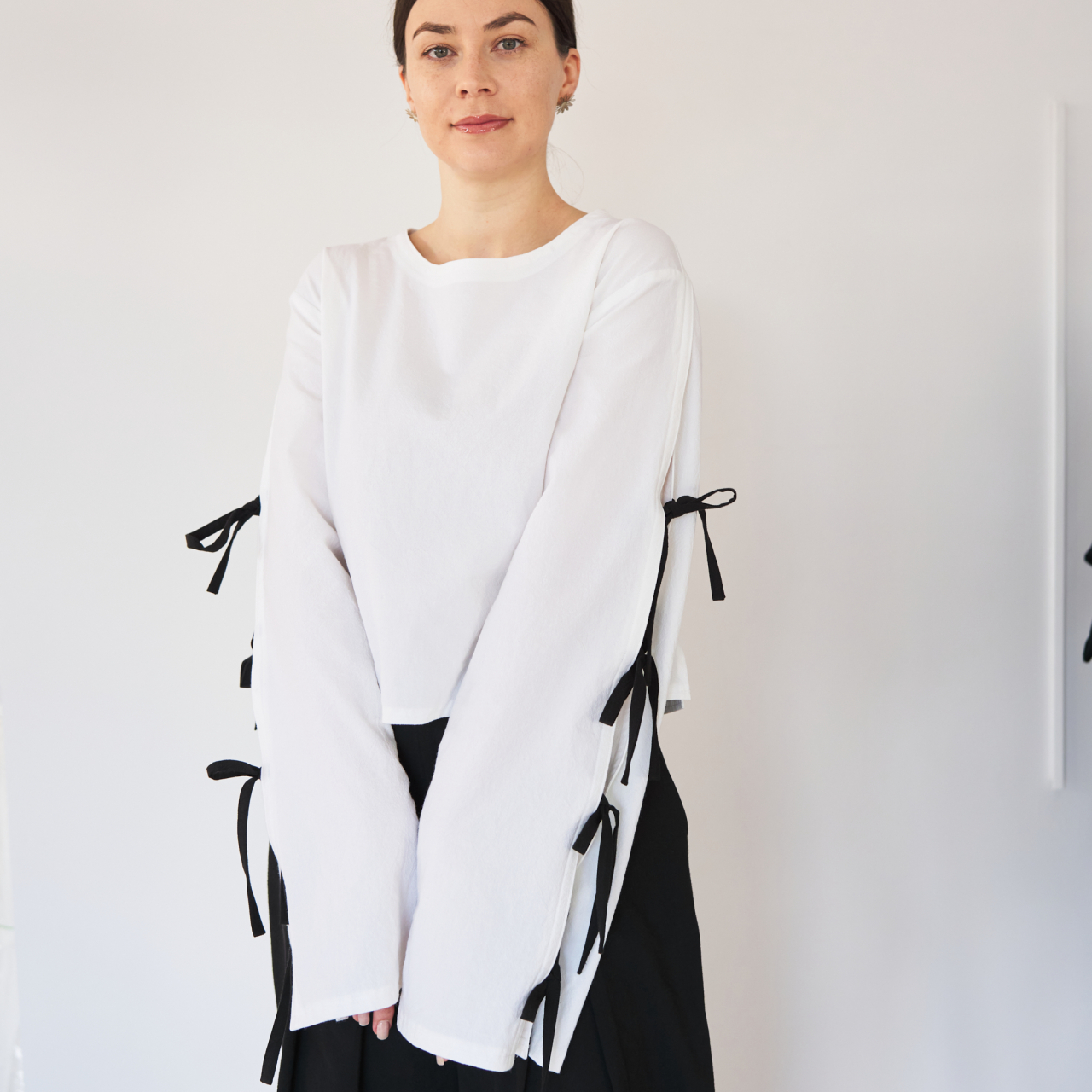 Bluză din bumbac cu mâneci lungi și fundițe laterale – Casual & Elegant [8]