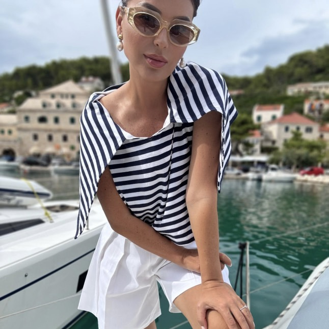Diane Mariniere [2]