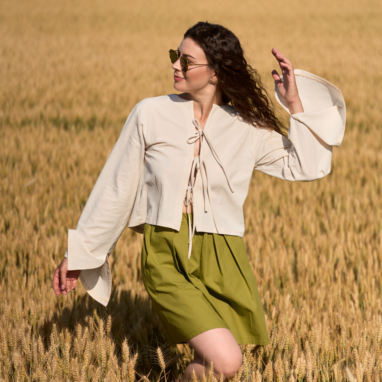 Pantaloni scurți din bumbac natural, culoare verde olive, lejeri cu buzunare [4]