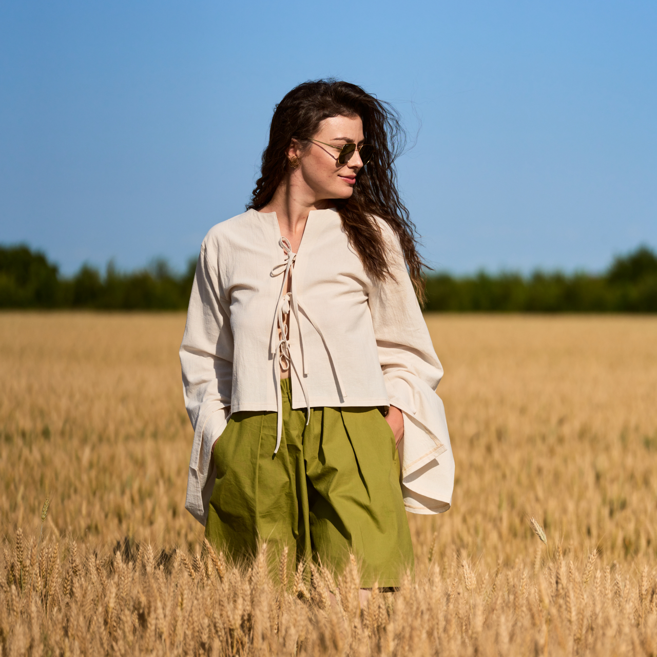 Pantaloni scurți din bumbac natural, culoare verde olive, lejeri cu buzunare [5]