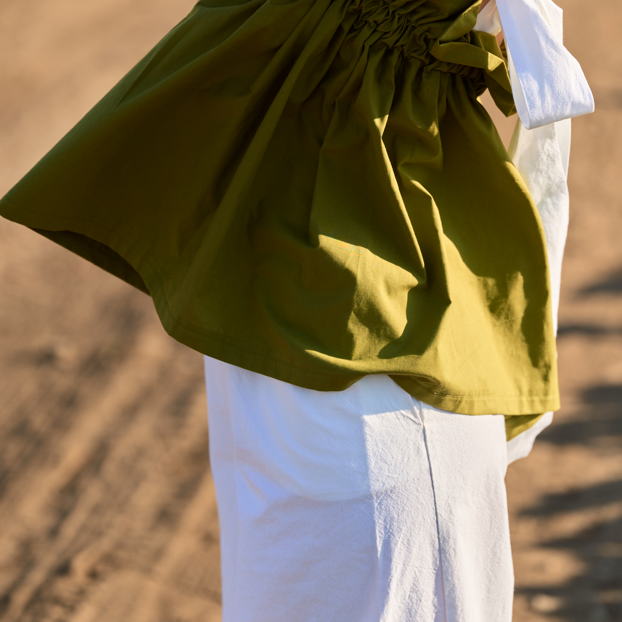 Top dama de vara, verde olive, cu elastic la bust si bretele lungi din fundite [3]