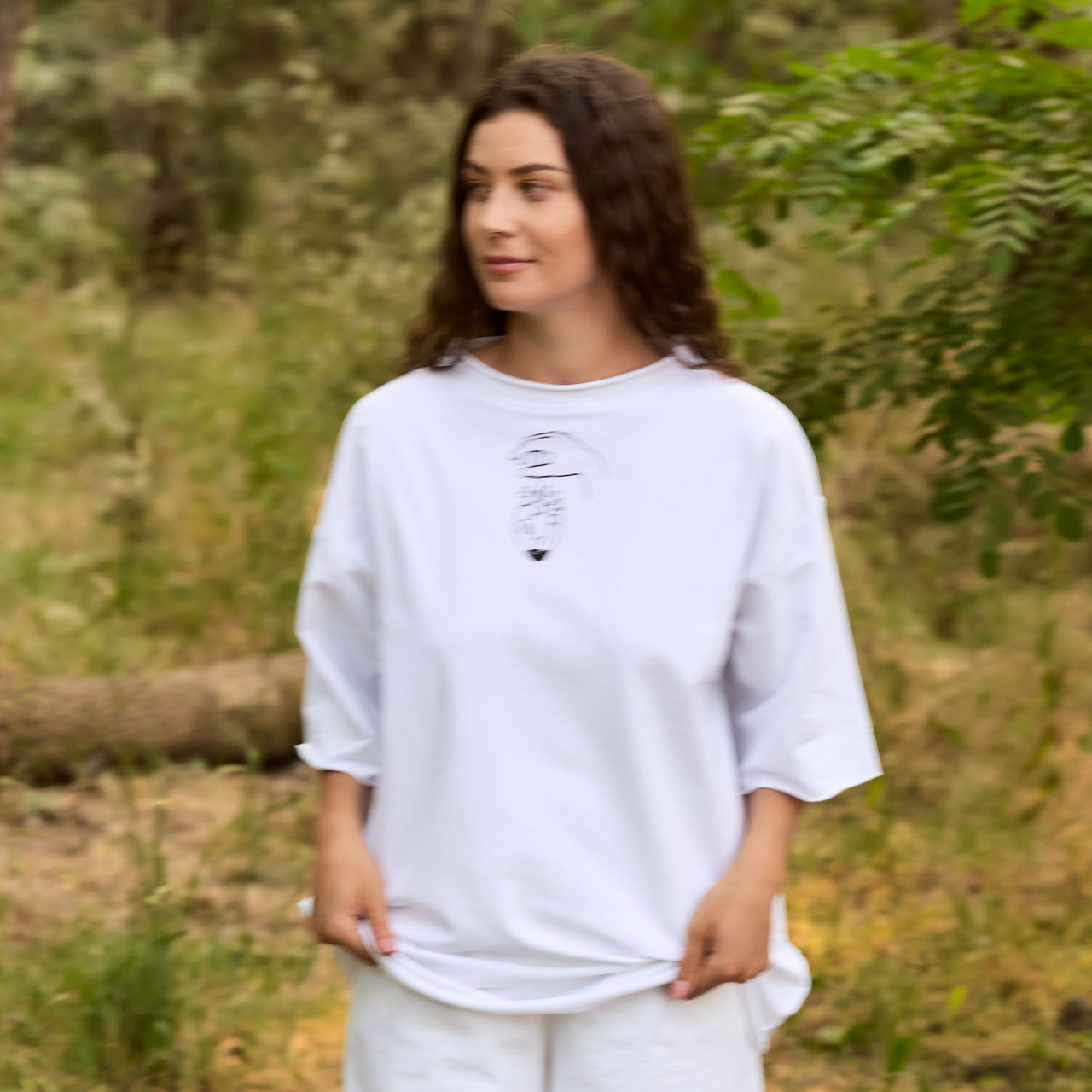 tricou pictat manual oversize inima mana fata [4]