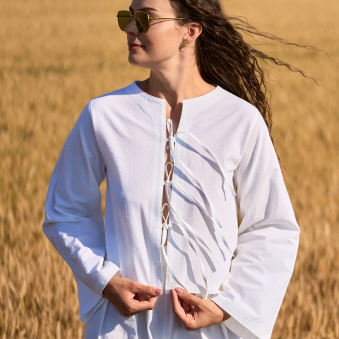 Bluze rafinate - Bluza alba din bumbac cu maneci lungi si inchidere cu fundite in fata