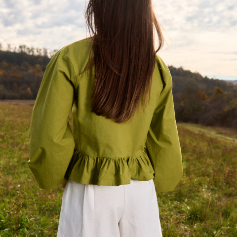 Bluza lejera bumbac natural verde olive cu volanas [6]