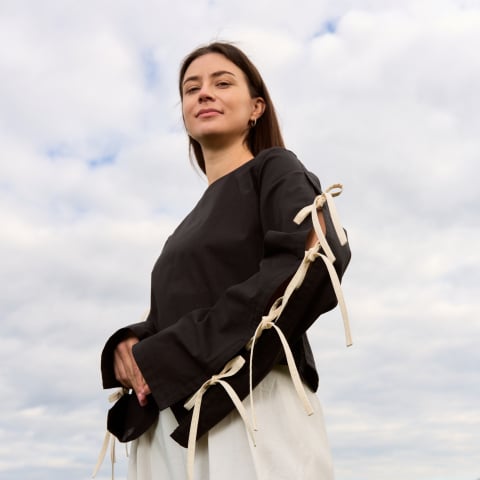 Bluze rafinate - Bluza din bumbac natur cu fundite laterale pe maneci