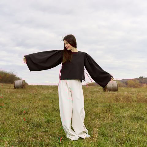 Bluze rafinate - Bluza din bumbac negru cu maneca incretita si funde laterale