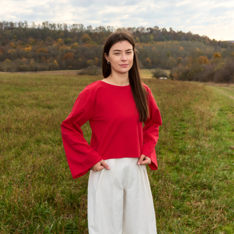 Bluza bumbac rosu cu funda natur spate [2]