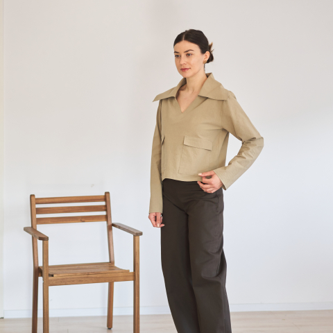 Bluze rafinate - Bluza bej din bumbac natural – design minimalist cu buzunare