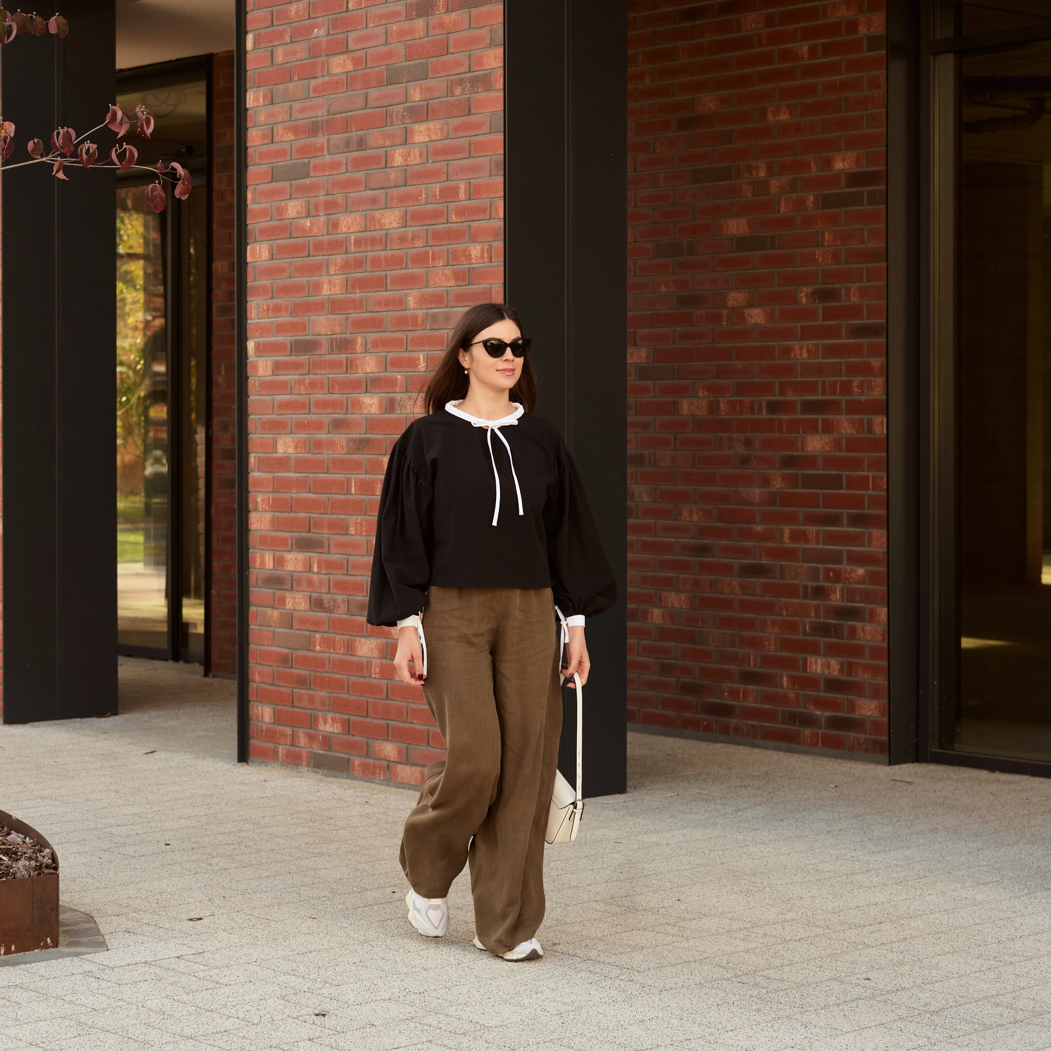 Pantaloni lungi din in pentru femei, croi larg, talie elastică, stil casual-chic [2]