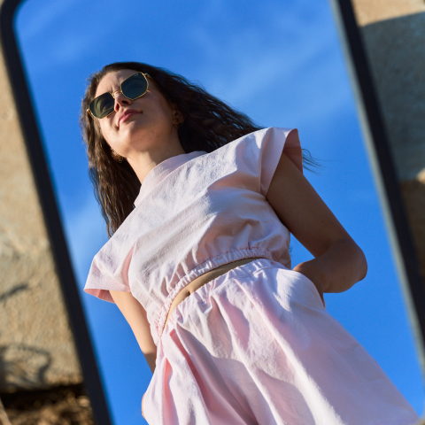 Set roz pastel format din top cu elastic in talie si fundita la spate si pantaloni scurti cu buzunare [3]