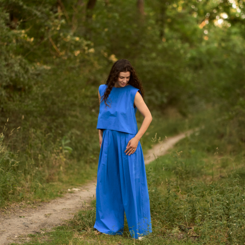 Outfit complet - Set albastru din bumbac – top cu fundițe și pantaloni cu pliuri
