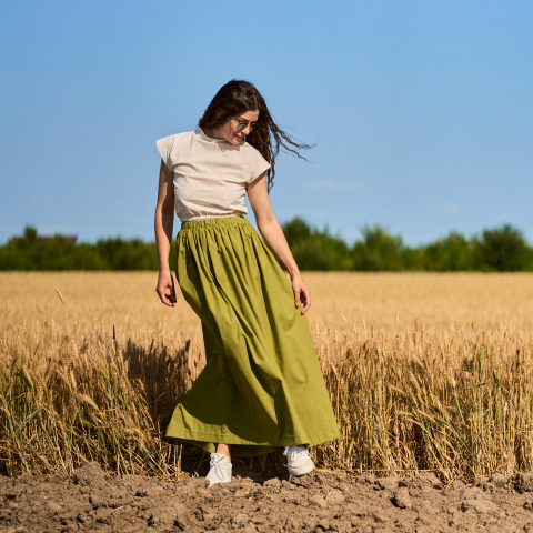 Top lejer din bumbac, culoare natur, cu elastic în talie – ideal pentru ținute casual și de vară [2]