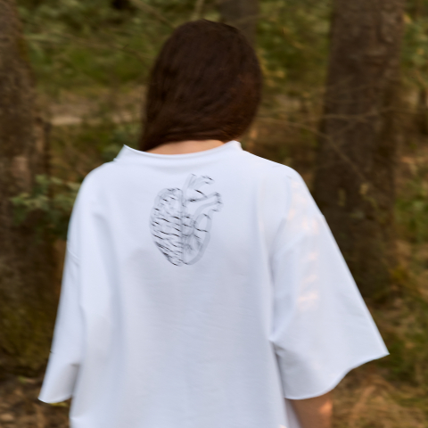 tricou pictat manual oversized inima creier abstract spate [2]